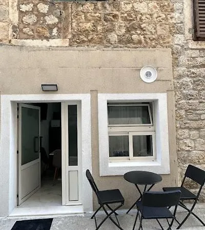 Zaneta Apartment *